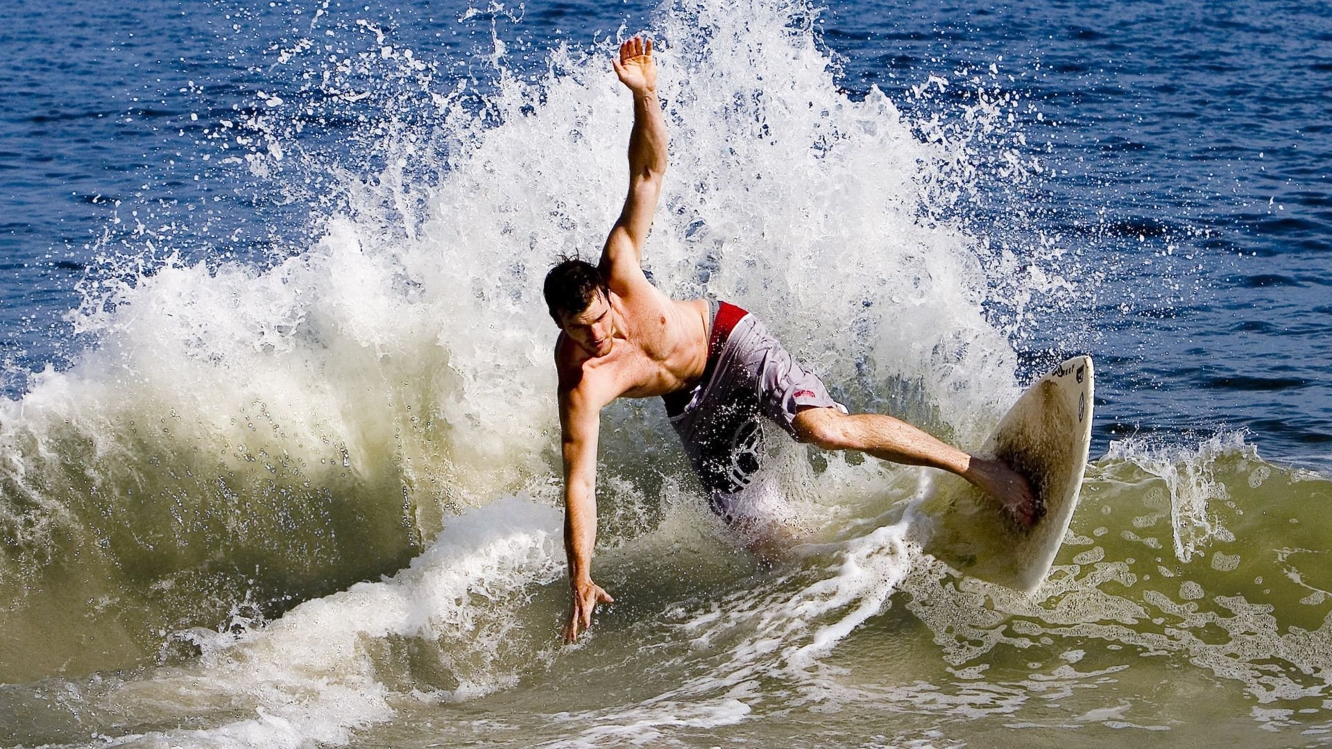 九游娱乐网站-不莱梅迎来降级危机，球队情况堪忧，不莱梅青训